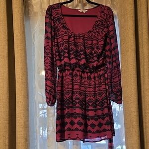 Speechless Magenta and Black Geometric Long-Sleeve Dress